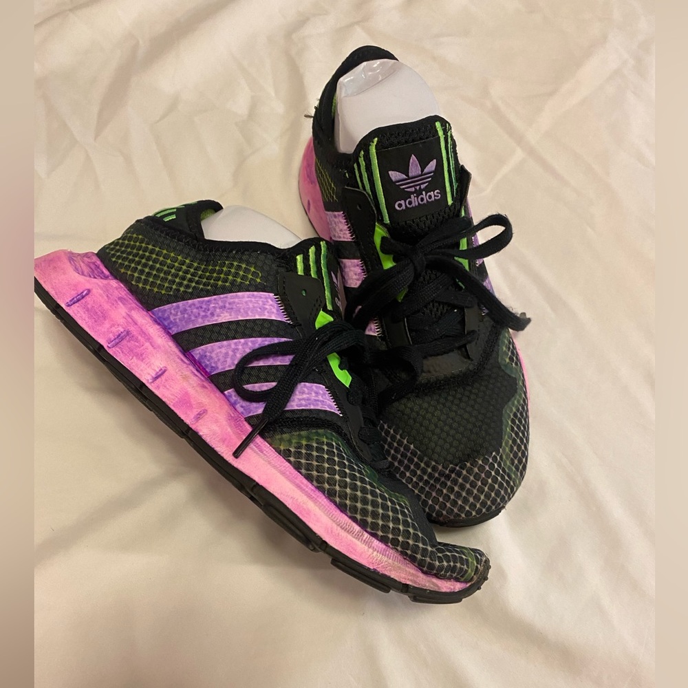 Adidas womens gym shoes size 7 1/2